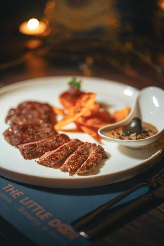 Làm sao để ăn được miếng bò bít tết tan chảy trong miệng? - Ảnh 4. Làm sao để ăn được miếng bò bít tết tan chảy trong miệng? - Ảnh 4.