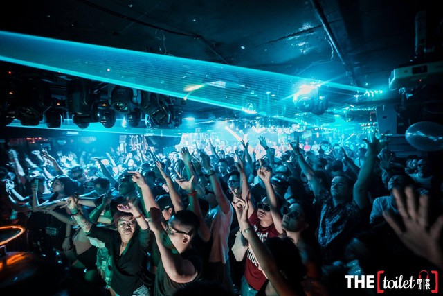Party Trance quy m&ocirc; lớn tại H&agrave; Nội, DJ tuy&ecirc;n bố lập kỷ lục với set nhạc d&agrave;i 3 giờ - Ảnh 1.