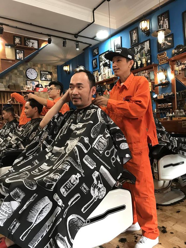 Đông Tây Barbershop – Tiệm cắt tóc cực chất tại Sài Gòn - Ảnh 2.