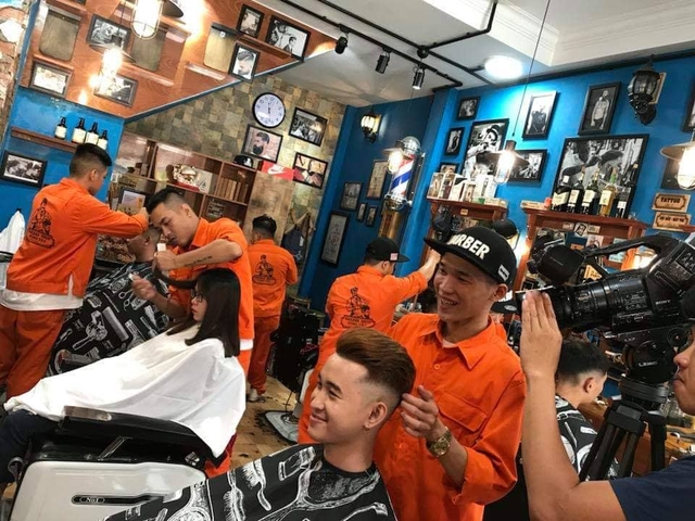 Đông Tây Barbershop – Tiệm cắt tóc cực chất tại Sài Gòn - Ảnh 4.