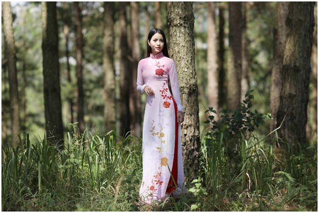 Th&aacute;i Tuấn kể chuyện về b&aacute;ch hoa: Tưởng quen m&agrave; lạ! - Ảnh 2.