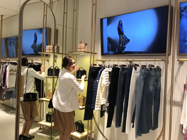 Bạn đã trải nghiệm công nghệ mới lạ bên trong trung tâm mua sắm Lotte Department Store? - Ảnh 15.