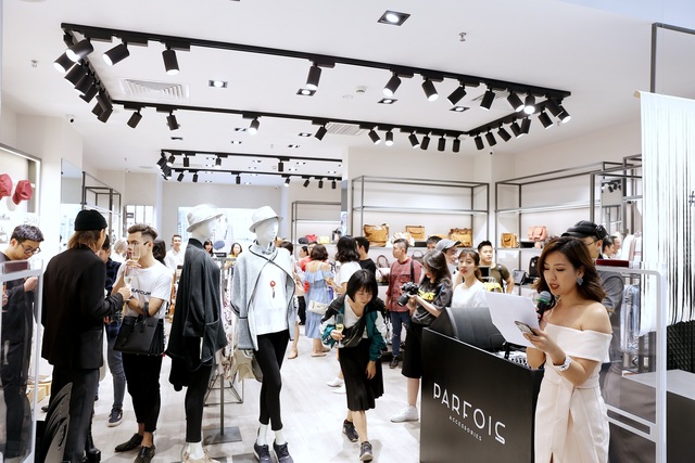 Châu Bùi, Phí Phương Anh cùng đông đảo tín đồ thời trang hội tụ tại cửa hàng phụ kiện đầu tiên của PARFOIS - Ảnh 9.