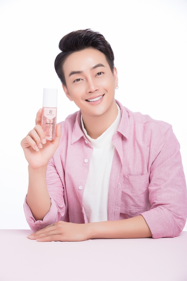 Học hỏi Nhật Kim Anh chăm sóc da với bộ tẩy trang toàn diện và xịt tinh chất hoa hồng - Ảnh 2.