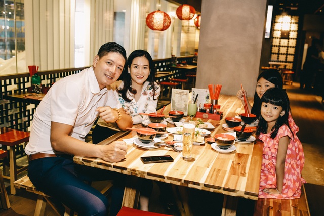 Phải đi c&ocirc;ng tác xa ngay đúng sinh nh&acirc;̣t Bình Minh, Anh Thơ gợi ý tips chu&ocirc;̣c l&ocirc;̃i với ch&ocirc;̀ng mà chị em có th&ecirc;̉ học hỏi! - Ảnh 6.