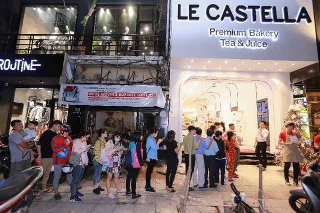Le Castella khai trương cửa h&agrave;ng cao cấp, thu h&uacute;t hơn 500 bạn trẻ xếp h&agrave;ng check-in - Ảnh 1.