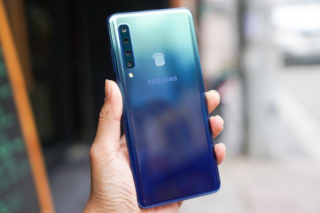 3 chi tiết chứng tỏ rằng smartphone 2018 thừa sức trở th&agrave;nh phụ kiện thời trang - Ảnh 2.
