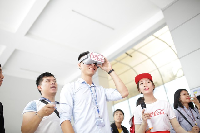Loạt ảnh rạng ngời của sinh viên trong sự kiện “Cùng Coca-Cola tri ân thầy cô” - Ảnh 3.