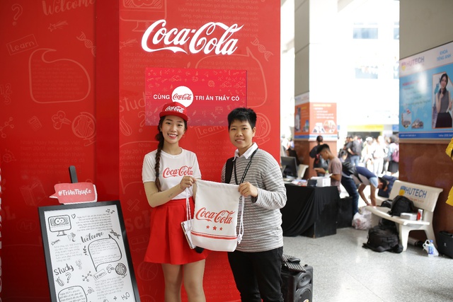 Loạt ảnh rạng ngời của sinh viên trong sự kiện “Cùng Coca-Cola tri ân thầy cô” - Ảnh 6.