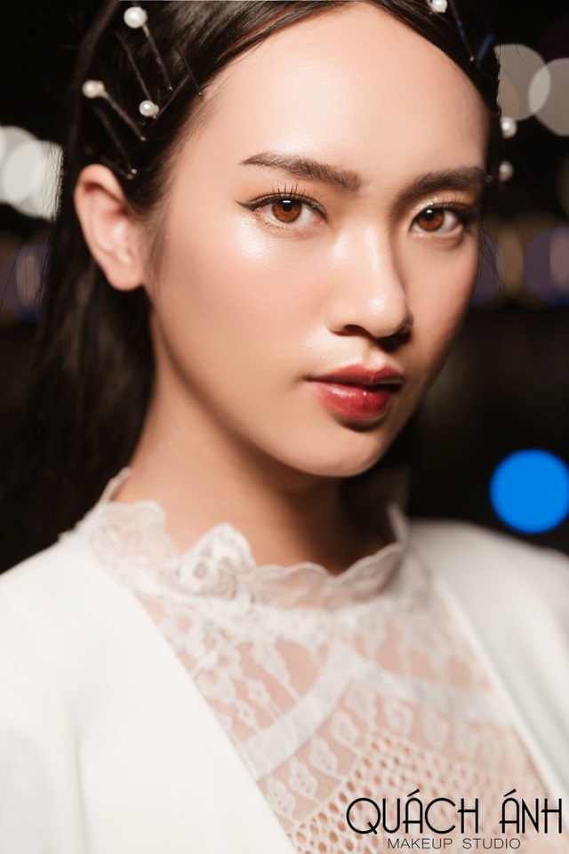 Quách Ánh make-up: Người rắc “bụi phép” vào các fashion show Việt - Ảnh 5.