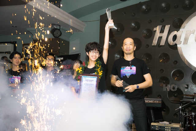 Trinh Thy San, Trịnh Lam Sa đăng quang “Tài năng trẻ guitar điện trực tuyến Yamaha 2018” - Ảnh 2.