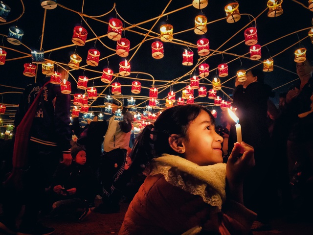 Thả lửa lên trời cùng lễ hội khinh khí cầu Taunggyi - Ảnh 1.