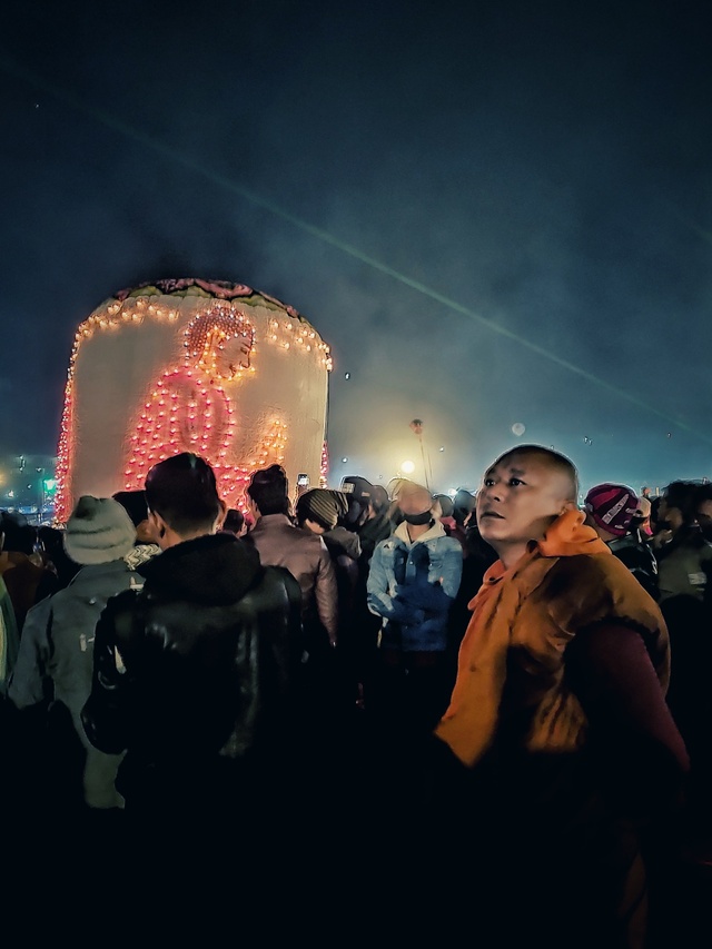 Thả lửa lên trời cùng lễ hội khinh khí cầu Taunggyi - Ảnh 8.