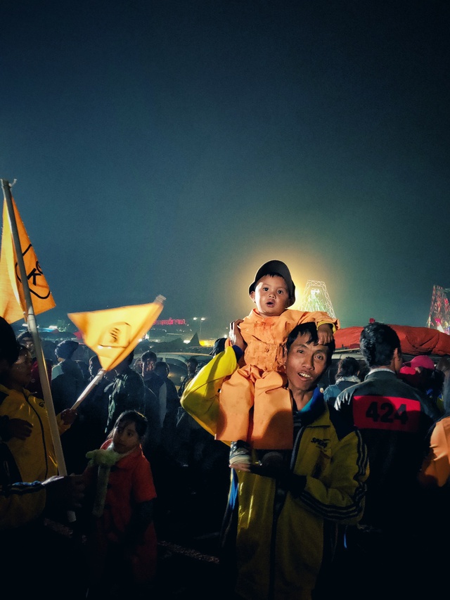Thả lửa lên trời cùng lễ hội khinh khí cầu Taunggyi - Ảnh 11.
