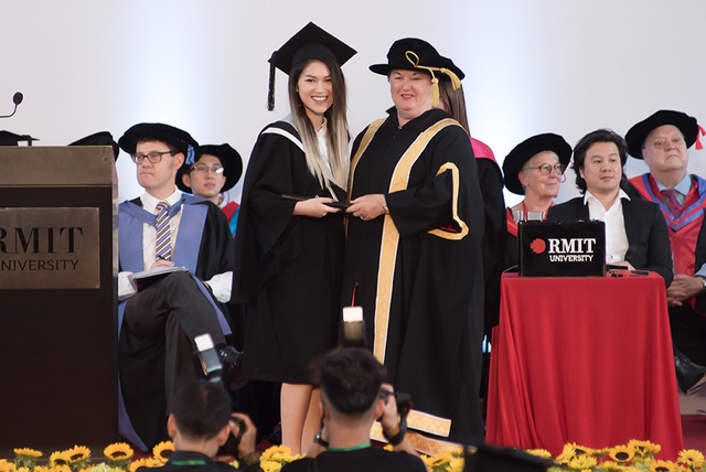 Ngọc Thanh Tâm nhận bằng tốt nghiệp loại giỏi trường đại học quốc tế - Ảnh 4.