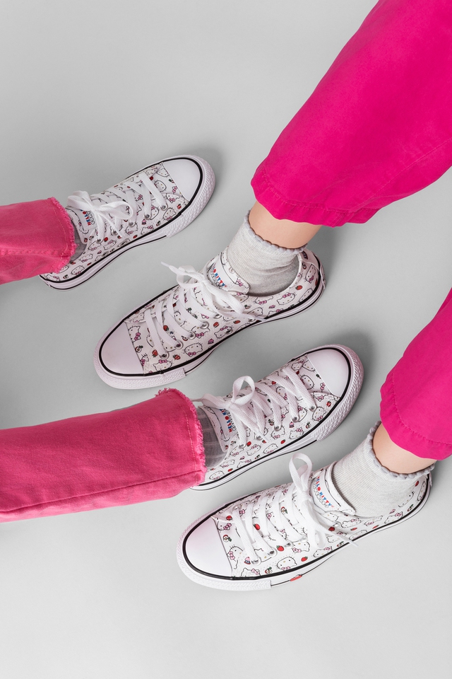 Chiều fan Hello Kitty hết mực, Converse ra mắt lần 2 phi&ecirc;n bản giới hạn với bộ Collab - Converse x Hello Kitty - Ảnh 9.