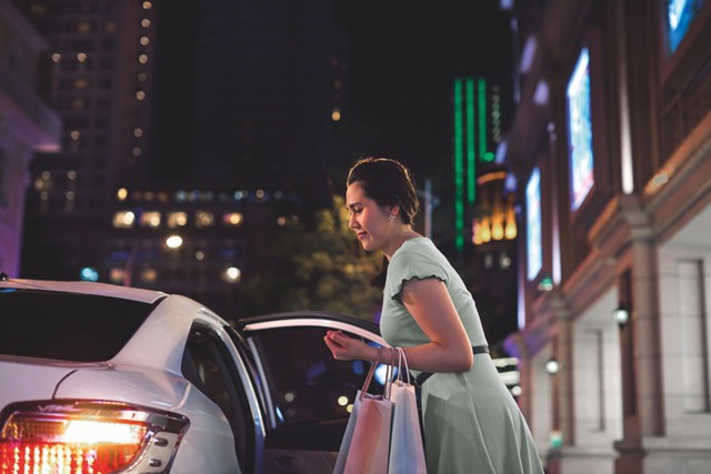 Thoả sức tận hưởng xả l&aacute;ng ưu đ&atilde;i khủng từ si&ecirc;u ứng dụng, chỉ c&oacute; thể l&agrave; GrabRewards - Ảnh 2.