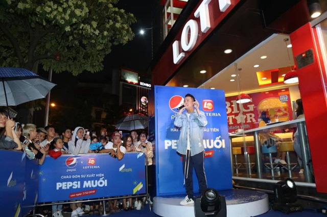 Thật bất ngờ: Pepsi Muối ra mắt hoành tráng khiến người hâm mộ ví như “iPhone” của làng nước giải khát - Ảnh 9.