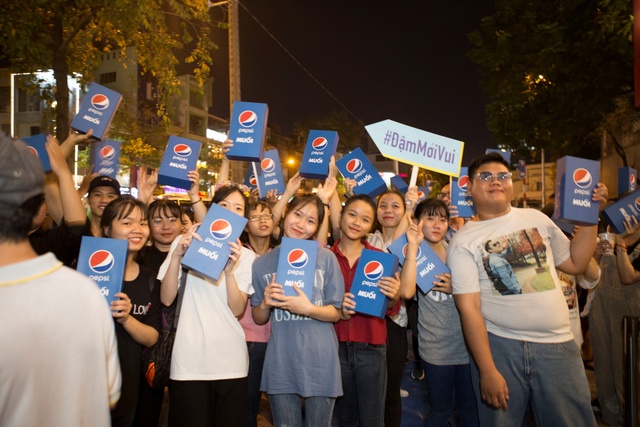 Thật bất ngờ: Pepsi Muối ra mắt hoành tráng khiến người hâm mộ ví như “iPhone” của làng nước giải khát - Ảnh 11.