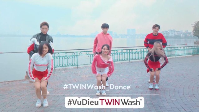 Tháng 12 này, thử thách nhảy TWINWash vẫn khuấy đảo giới trẻ Việt - Ảnh 1.
