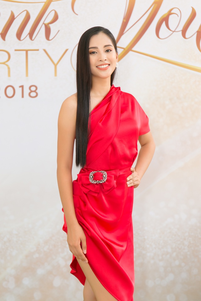 Queen Plaza chào đón Hoa hậu Tiểu Vy trở về từ Miss World 2018 - Ảnh 2.