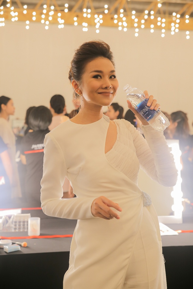 Dàn sao và fashionista Việt so kè thần thái tại sự kiện, Tăng Thanh Hà ra mắt BST đầu tay - Ảnh 4.